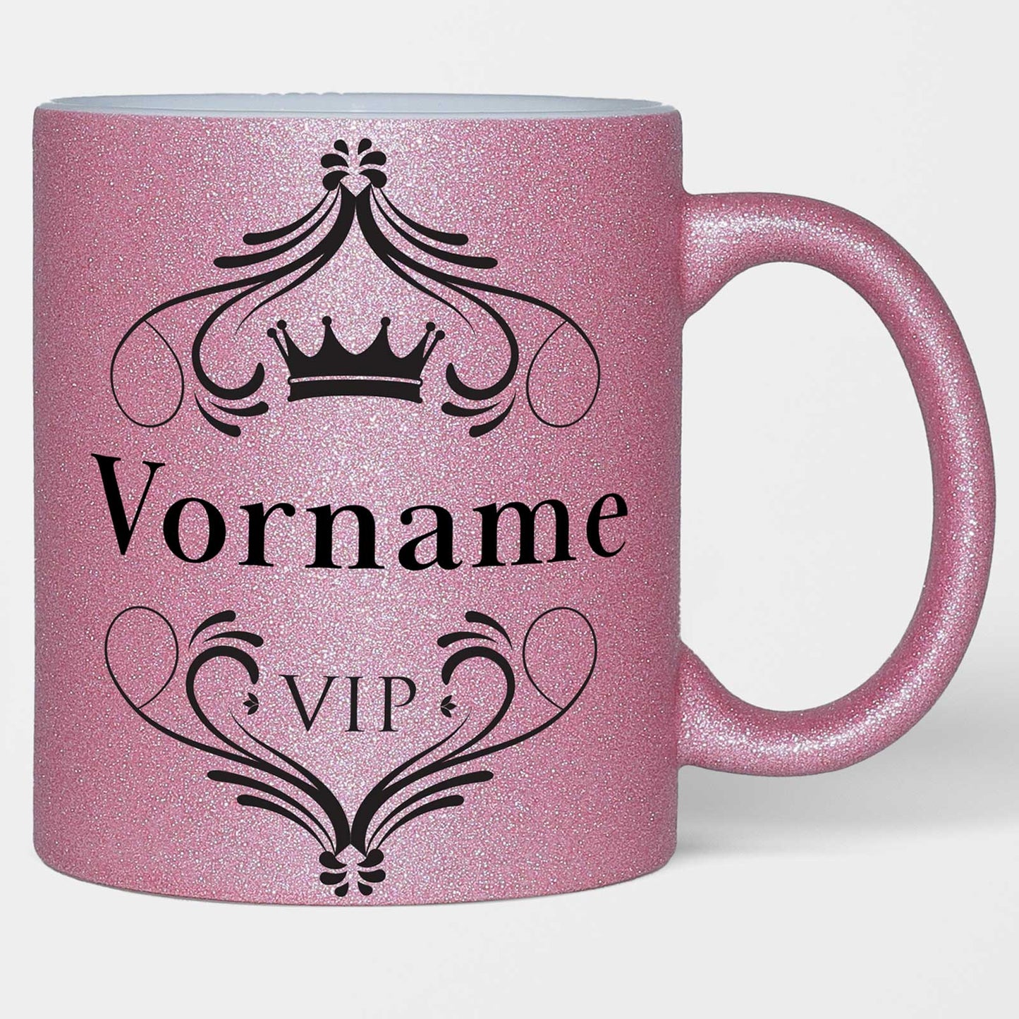 Rosafarbene Glitzertasse mit VIP-Schriftzug, glitzerndem Finish und luxuriösen Ornamenten.