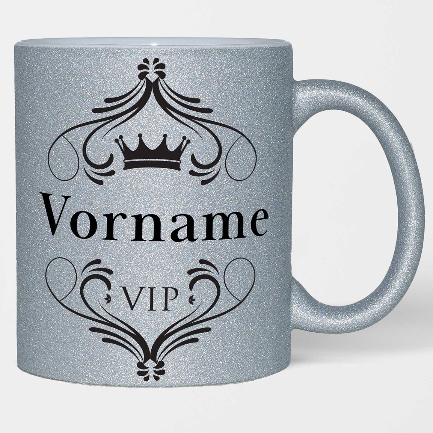 Silberne Glitzertasse mit VIP-Schriftzug, stilvollen barocken Verzierungen und Glitzer-Finish.