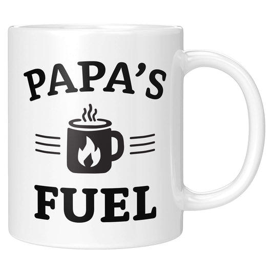 Nahaufnahme der Tasse „Papa's Fuel“ mit verspieltem Schriftzug und kleiner Kaffeetassen-Grafik – ideales Geschenk für Väter